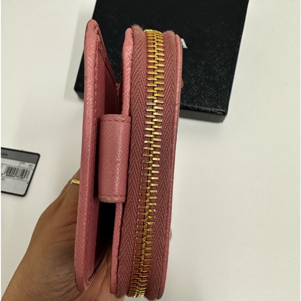 Prada Wallet - Picture 7 of 7